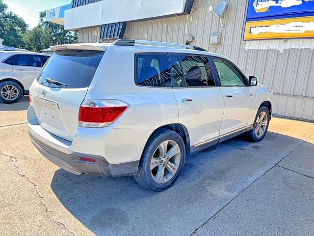 2011 Toyota Highlander VIN 5TDYK3EH3BS038710 COPART salvage auction — NORMAL WEAR, Tx - Certificate Of Title (P), sold $4,900 on 2026-07-28 (photo 4)