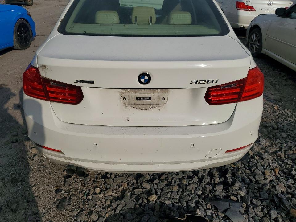 2013 BMW 3er VIN WBA3B5C51DF591077 COPART salvage auction — MECHANICAL, Pa - Cert Of Title, sold $550 on 2026-07-22 (photo 6)