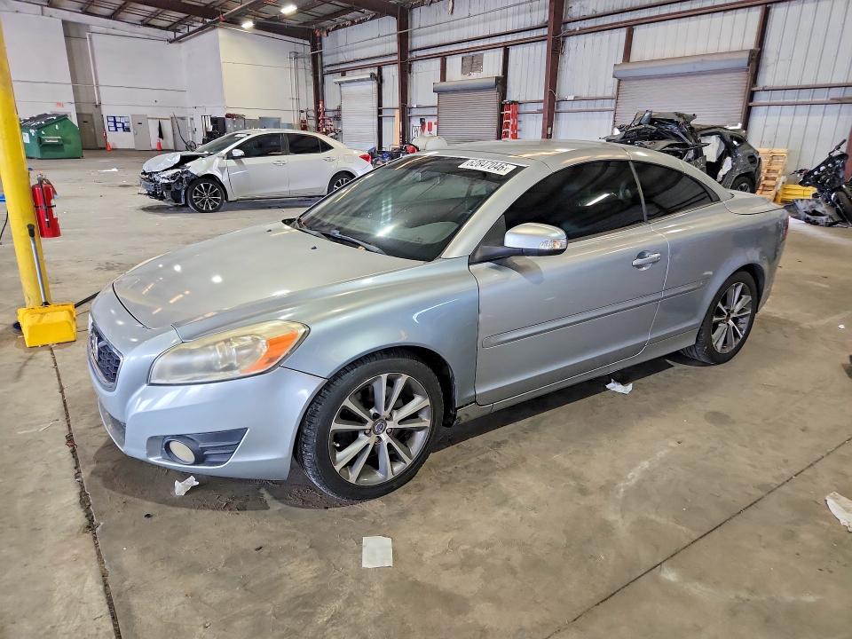 2012 Volvo C70 VIN YV1672MC1CJ131789 COPART salvage auction — MINOR DENT/SCRATCHES, Fl - Cert Of Title-Rebuilt, sold $625 on 2026-08-12 (photo 1)