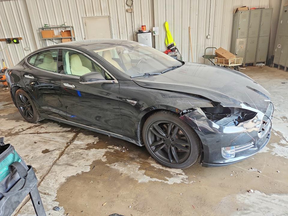 2015 Tesla Model s VIN 5YJSA1H24FFP77826 COPART salvage auction — FRONT END, Salvage Title, sold $250 on 2026-07-27 (photo 4)