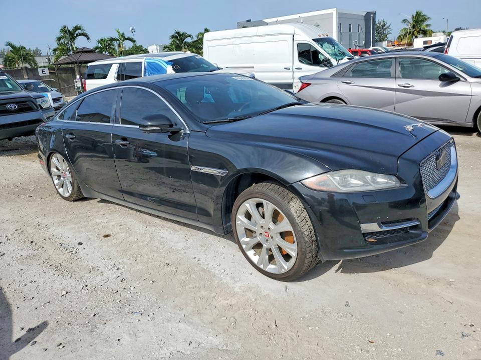 2017 Jaguar Xj VIN SAJWJ2GD5H8W08980 COPART salvage auction — MINOR DENT/SCRATCHES, FL - CERT OF TITLE-REBUILT (P), sold $1,950 on 2026-07-28 (photo 4)