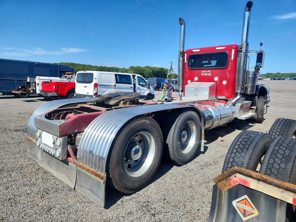 2019 Peterbilt 389 VIN 1XPXD40X9KD616670 COPART salvage auction — FRONT END, MA - CERT OF TITLE-SALVAGE, sold $41,250 on 2026-09-24 (photo 3)