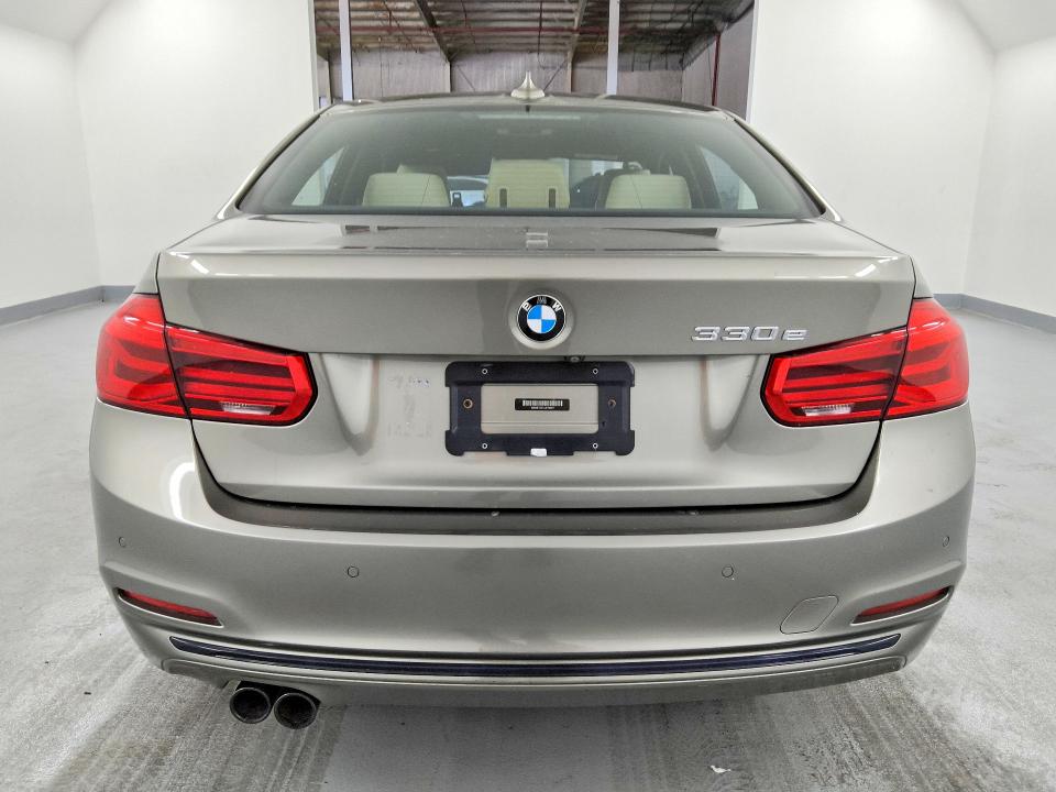 2018 BMW 3 series VIN WBA8E1C51JA758617 COPART salvage auction — FRONT END, CA - CERTIFICATE OF TITLE, sold $60 on 2026-07-28 (photo 6)