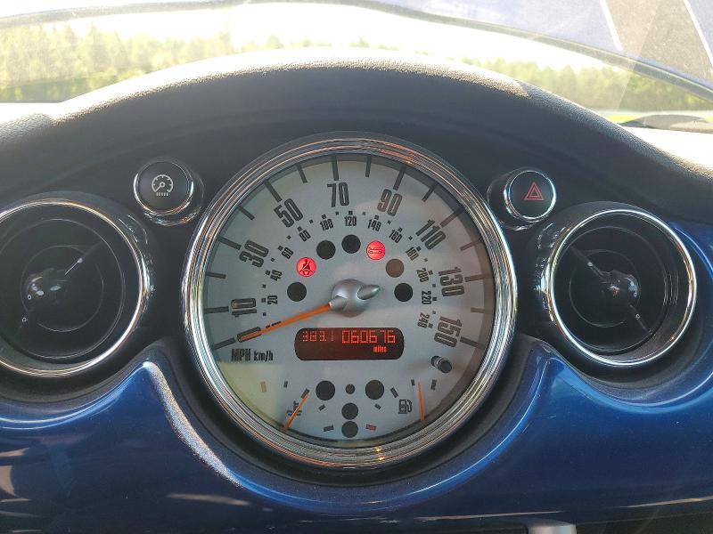 2005 Mini Cooper VIN WMWRH33415TF80638 COPART salvage auction — FRONT END, Nc - Salvage Certificate Of Title, sold $4,100 on 2026-08-20 (photo 9)