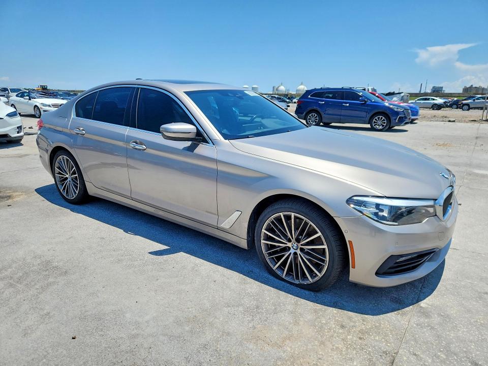 2018 BMW 5er VIN WBAJE5C58JWA93066 COPART salvage auction — MINOR DENT/SCRATCHES, La - Certificate Of Title, sold $8,900 on 2026-07-27 (photo 4)