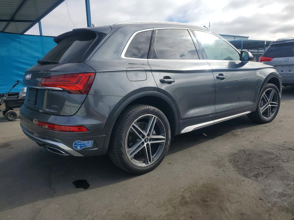 2021 Audi Q5 VIN WA1E2AFY8M2035683 COPART salvage auction — FRONT END, CA - SALVAGE CERTIFICATE, sold $17,200 on 2026-07-21 (photo 3)