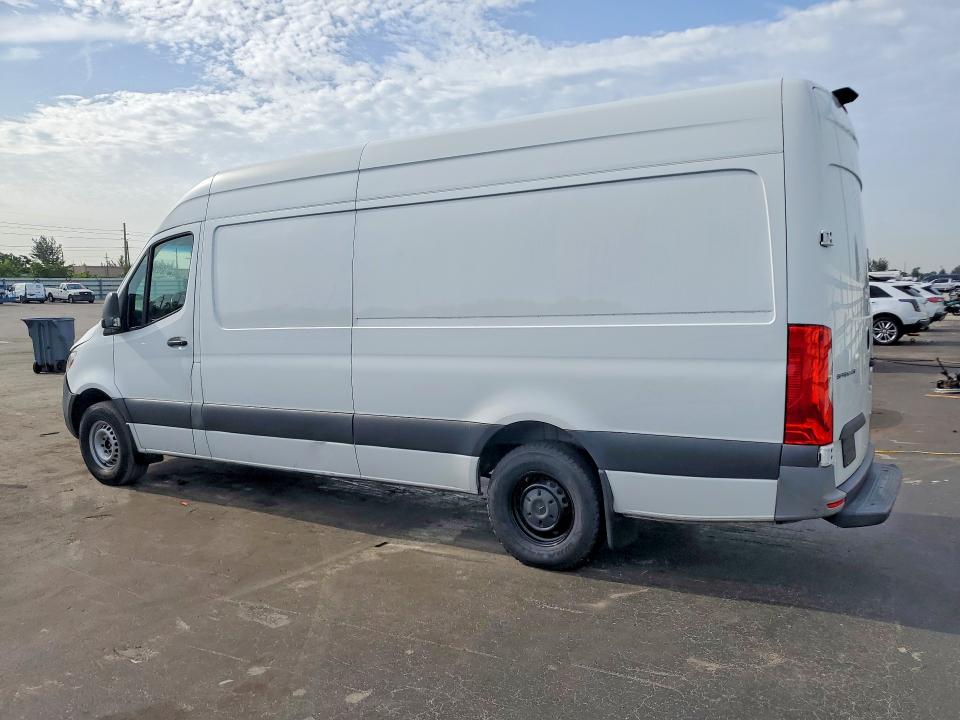 2022 Mercedes-benz Sprinter VIN W1Y4ECHY9NT082357 COPART salvage auction — MECHANICAL, FL - CERTIFICATE OF TITLE (P), sold $10,300 on 2026-07-28 (photo 2)