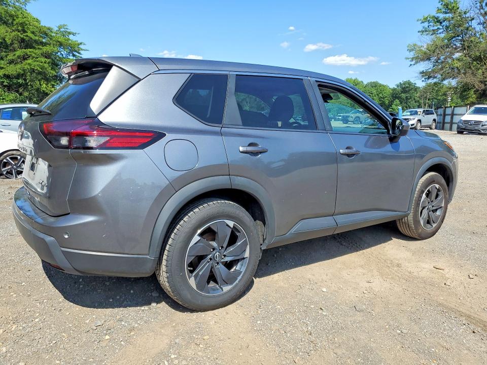 2024 Nissan Rogue VIN 5N1BT3BB5RC700250 COPART salvage auction — NORMAL WEAR, IN - CERTIFICATE OF TITLE (P), sold $10,900 on 2026-08-03 (photo 3)