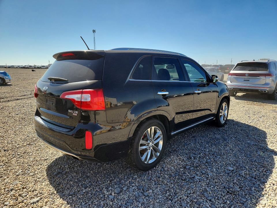 2014 Kia Sorento VIN 5XYKWDA72EG499427 COPART salvage auction — MINOR DENT/SCRATCHES, Tx - Salvage Vehicle Title, sold $475 on 2026-07-28 (photo 3)