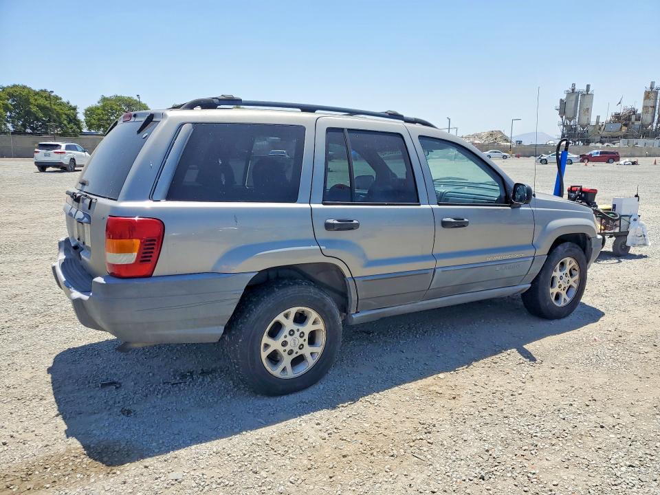 2001 Jeep Cherokee VIN 1J4GX48S81C502546 COPART salvage auction — MINOR DENT/SCRATCHES, Ca - Dis/Dlr/Exp Only Clean Title, sold $325 on 2026-07-21 (photo 3)