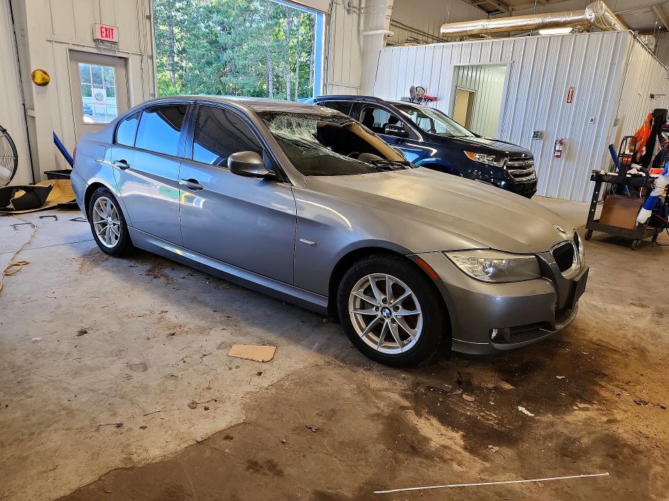 2010 BMW 3 series VIN WBAPH5G52ANM36047 COPART salvage auction — ROOF, Ca - Dealer Only Clean Title, sold $775 on 2026-07-28 (photo 4)