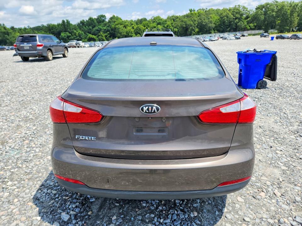 2015 Kia Forte VIN KNAFX4A62F5315648 COPART salvage auction — NORMAL WEAR, Ga - Certificate Of Title, sold $825 on 2026-07-09 (photo 6)