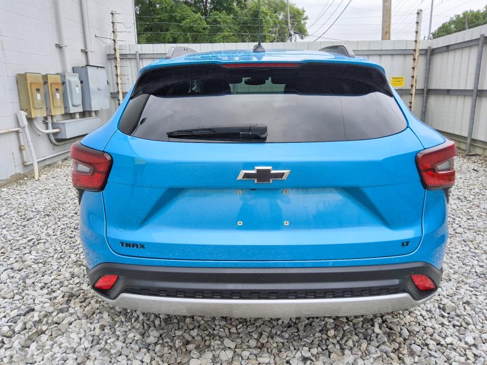 2025 Chevrolet Trax VIN KL77LHEP9SC298413 COPART salvage auction — SIDE, Oh - Certificate Of Title, sold $8,200 on 2026-07-23 (photo 6)