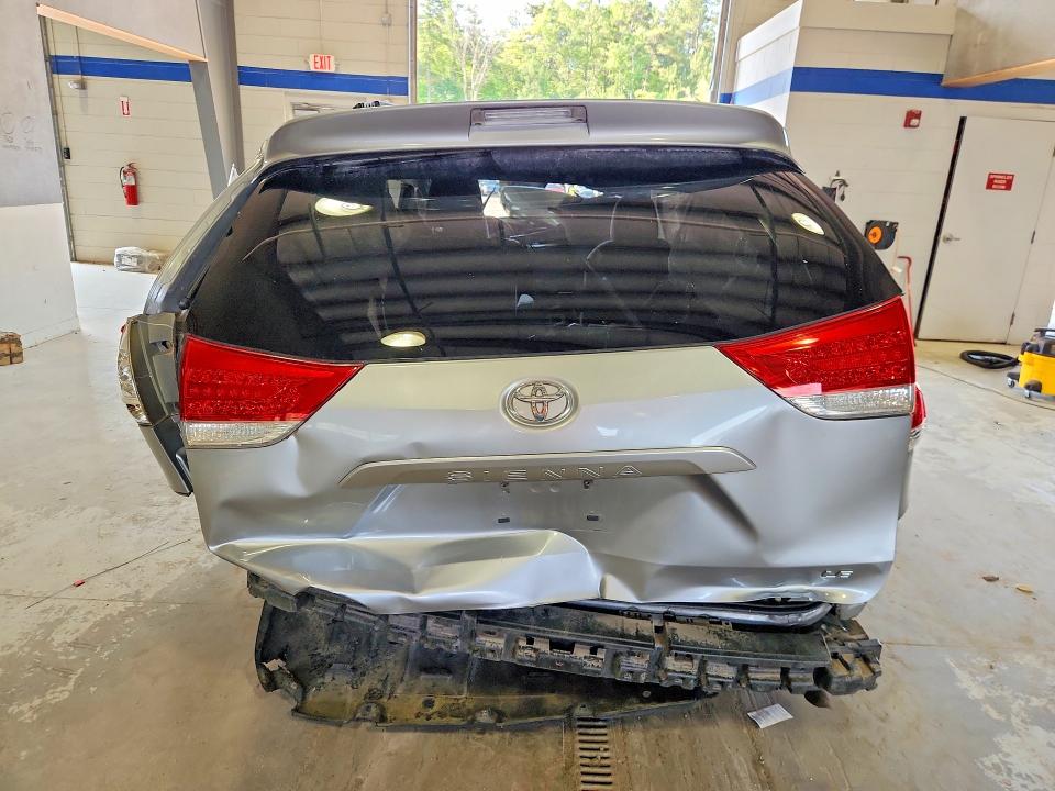 2013 Toyota Sienna VIN 5TDKK3DC4DS398048 COPART salvage auction — ALL OVER, Va - Cert Of Title - Salvage, sold $550 on 2026-07-10 (photo 6)