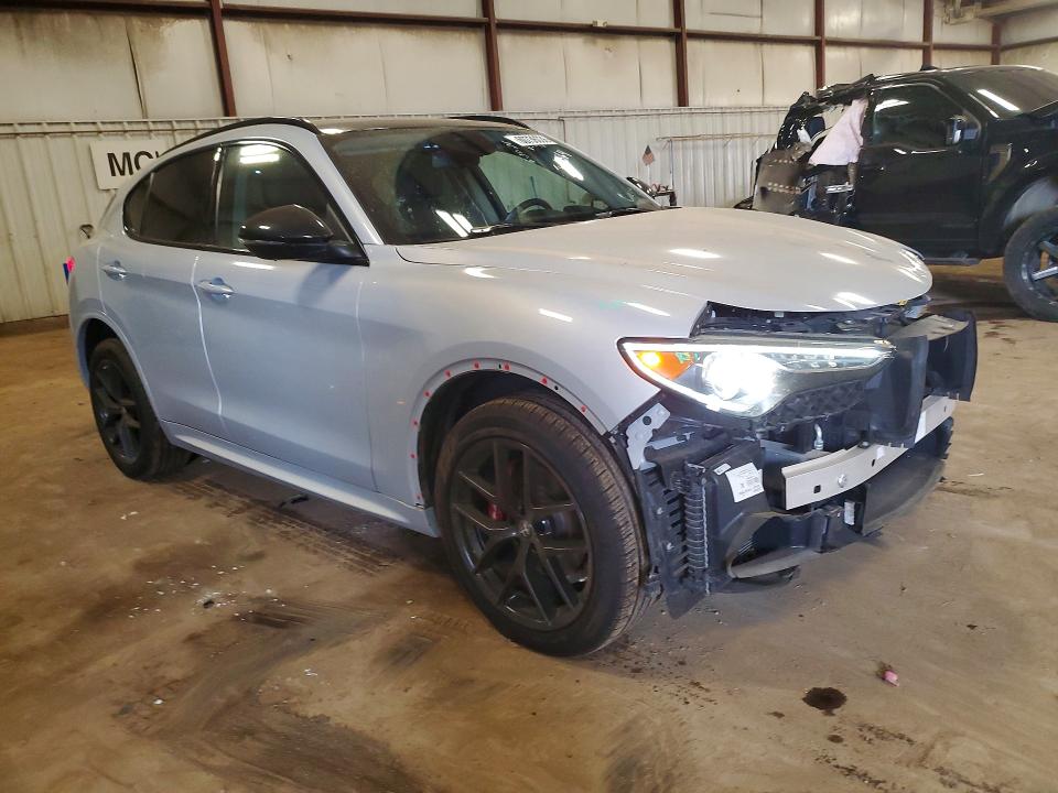 2021 Alfa romeo Stelvio VIN ZASPAKBNXM7D19670 COPART salvage auction — FRONT END, Mi - Certificate Of Title, sold $10,500 on 2026-08-07 (photo 4)
