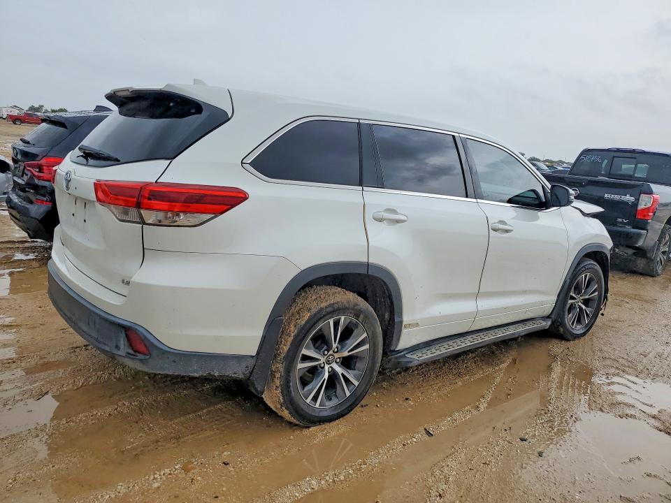 2017 Toyota Highlander VIN 5TDZZRFH5HS200850 COPART salvage auction — FRONT END, TX - CERTIFICATE OF TITLE, sold $7,000 on 2026-08-27 (photo 3)
