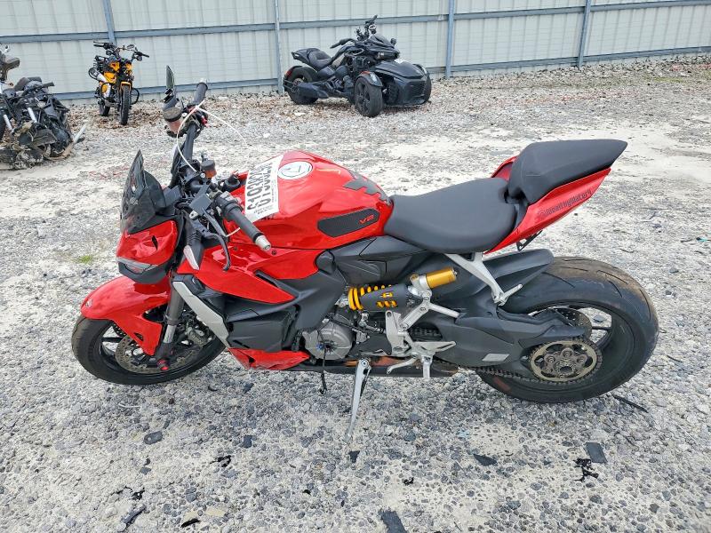 2022 Ducati Streetfighter VIN ZDMFAKYW7NB001738 COPART salvage auction — REAR END, GA - CERT OF TITLE-SALVAGE, sold $7,000 on 2026-08-27 (photo 3)