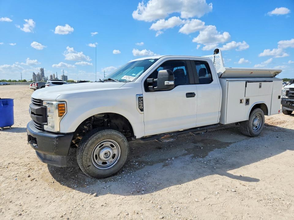 2019 Ford F-250 super duty VIN 1FD7X2B67KEC83960 COPART salvage auction — MINOR DENT/SCRATCHES, TX - CERTIFICATE OF TITLE, sold $14,000 on 2026-07-28 (photo 1)