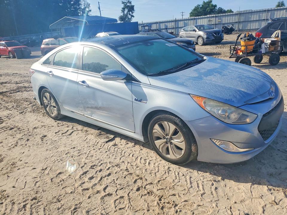 2014 Hyundai Sonata VIN KMHEC4A49EA104313 COPART salvage auction — SIDE, FL - CERT OF TITLE SLVG REBUILDABLE, sold $775 on 2026-07-17 (photo 4)
