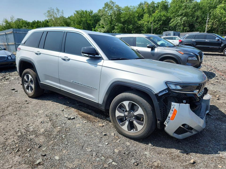 2023 Jeep Grand cherokee VIN 1C4RJYB61PC626072 COPART salvage auction — FRONT END, Wv - Certificate Of Title, sold $8,700 on 2026-08-11 (photo 4)