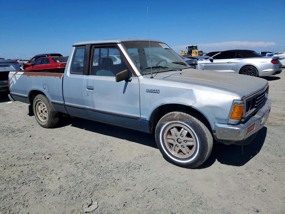 1985 Nissan 720 VIN JN6ND06S5FW016488 COPART salvage auction — MINOR DENT/SCRATCHES, Ca - Dis/Dlr/Exp Only Clean Title, sold $800 on 2026-07-16 (photo 4)