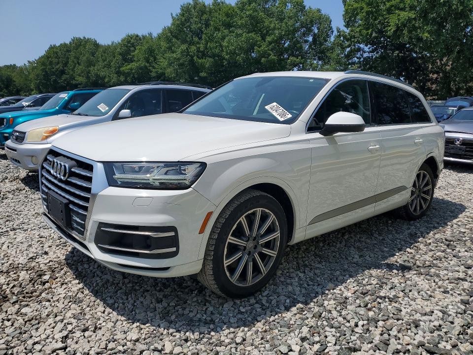 2017 Audi Q7 VIN WA1LAAF77HD036996 — COPART salvage auction photo