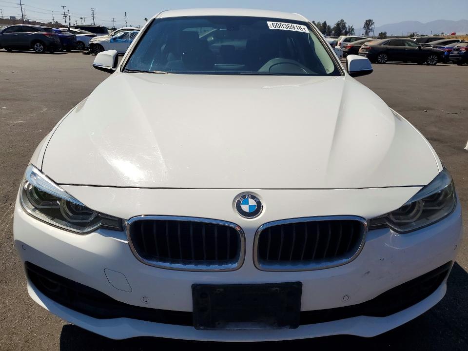 2018 BMW 3er VIN WBA8A9C5XJAH14709 COPART salvage auction — MINOR DENT/SCRATCHES, Ca - Dis/Dlr/Exp Only Clean Title (P), sold $3,200 on 2026-07-20 (photo 5)