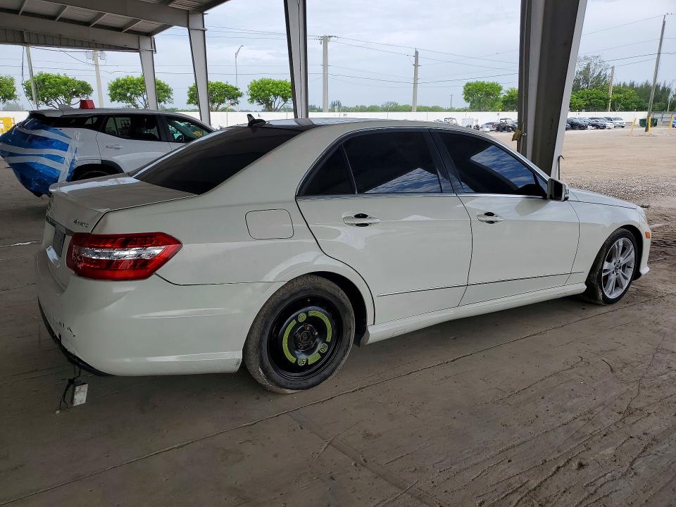 2012 Mercedes-benz E-klasse VIN WDDHF8JB8CA652790 COPART salvage auction — REAR END, Fl - Cert Of Title Slvg Rebuildable, sold $925 on 2026-08-19 (photo 3)