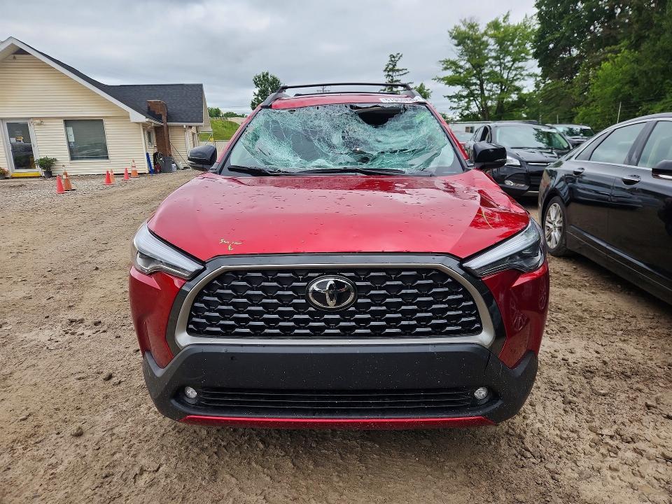 2025 Toyota Corolla cross VIN 7MUEAAAG6SV134604 COPART salvage auction — FRONT END, OH - CERT OF TITLE-SALVAGE, sold $2,000 on 2026-07-29 (photo 5)