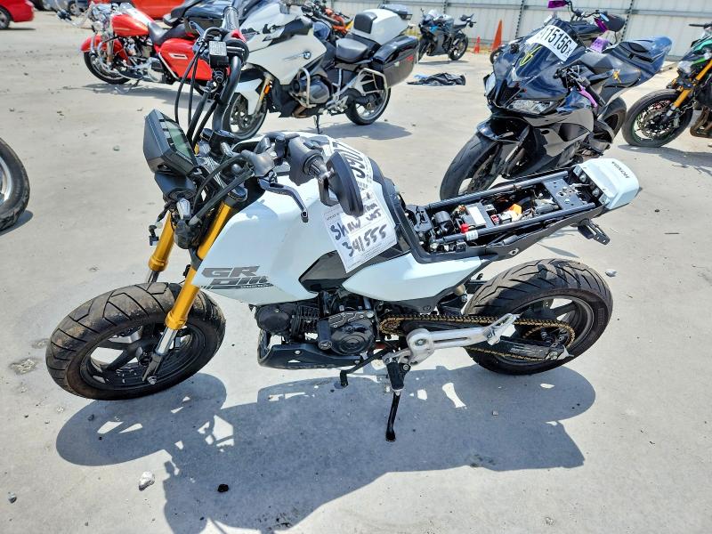 2025 Honda Grom VIN MLHJC9259S5300373 COPART salvage auction — VANDALISM, Fl - Cert Of Title Slvg Rebuildable, sold $750 on 2026-07-16 (photo 3)