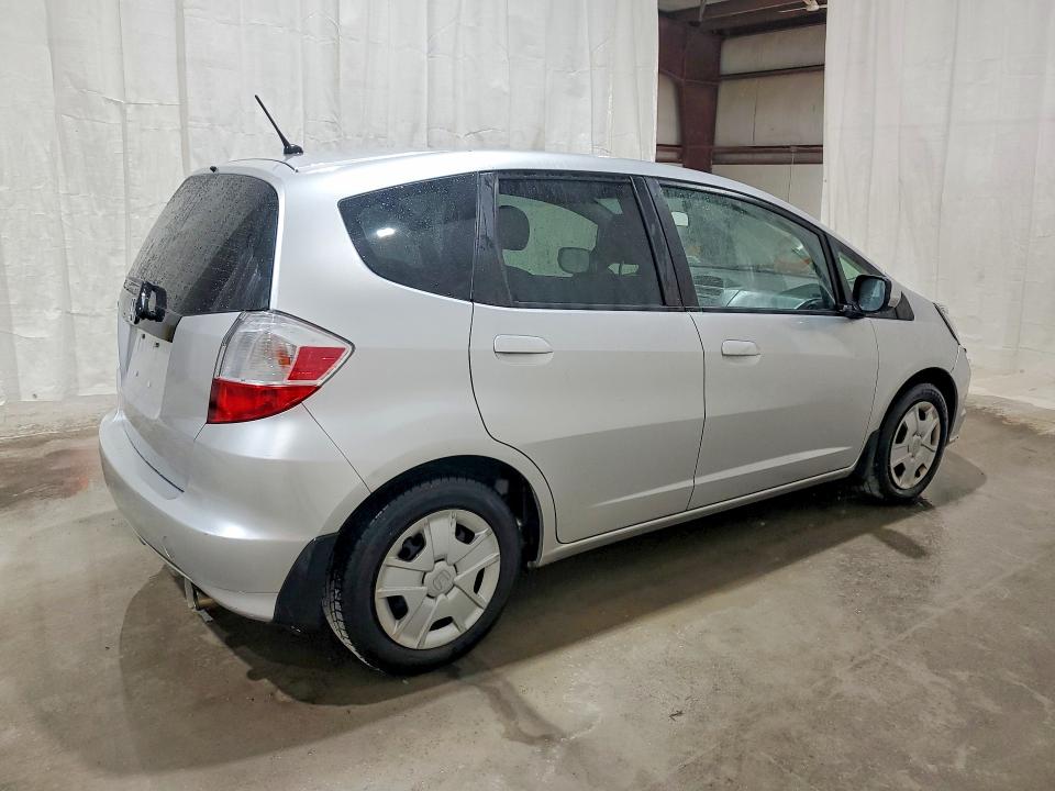 2013 Honda Fit VIN JHMGE8H34DC007906 COPART salvage auction — NORMAL WEAR, NY - CERTIFICATE OF TITLE (P), sold $4,150 on 2026-07-28 (photo 3)