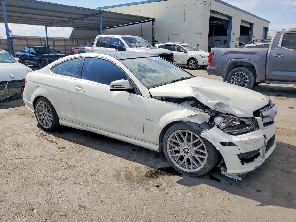 2012 Mercedes-benz C-klasse VIN WDDGJ4HB9CF801106 COPART salvage auction — FRONT END, Tx - Salvage Vehicle Title, sold $775 on 2026-07-31 (photo 4)