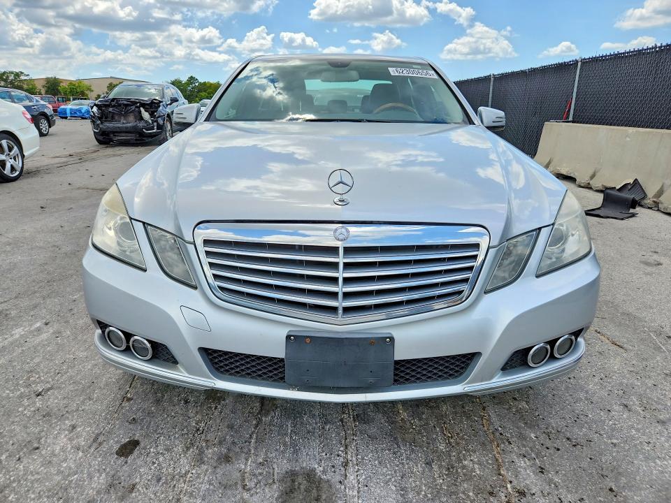 2010 Mercedes-benz E-class VIN WDDHF8HB1AA113480 COPART salvage auction — MINOR DENT/SCRATCHES, Fl - Certificate Of Title, sold $200 on 2026-07-28 (photo 5)