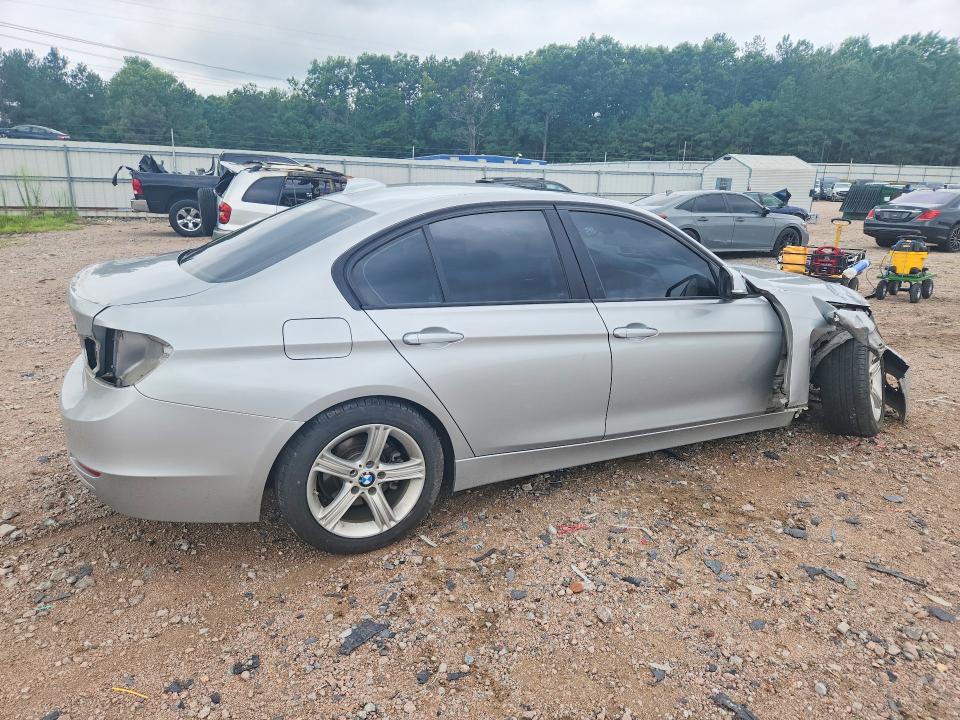 2013 BMW VIN WBA3A5G5XDNP23076 COPART salvage auction — FRONT END, VA - CERT OF TITLE - SALVAGE, sold $600 on 2026-08-03 (photo 3)