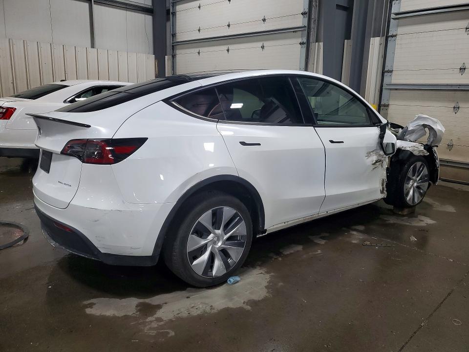 2023 Tesla Model y VIN 7SAYGDEE7PA086381 COPART salvage auction — SIDE, Mn - Cert Of Title-Salvage, sold $3,700 on 2026-08-18 (photo 3)