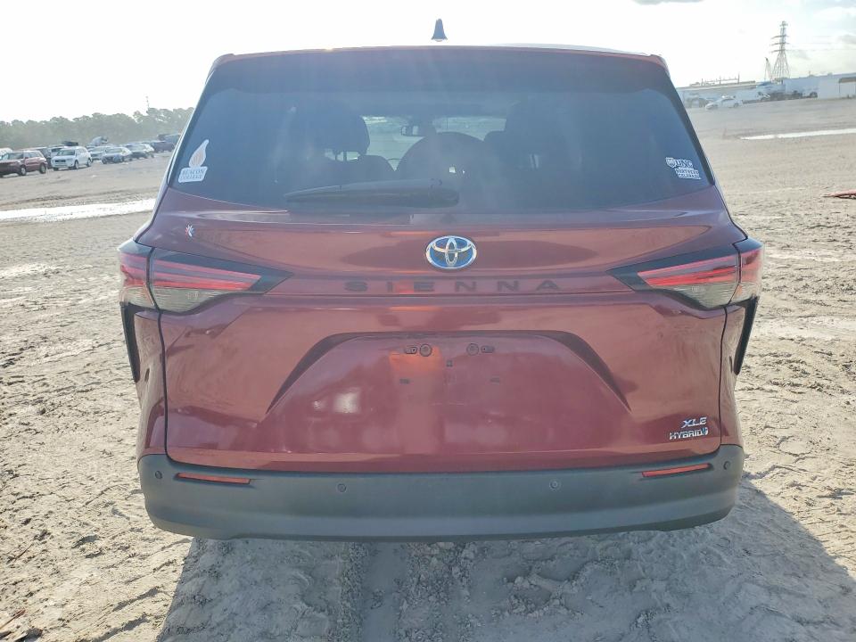 2022 Toyota Sienna VIN 5TDYRKEC0NS076250 COPART salvage auction — SIDE, Tx - Salvage Vehicle Title, sold $14,700 on 2026-08-21 (photo 6)