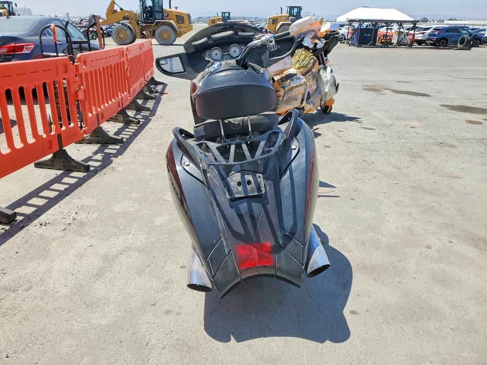 2009 Victory motorcycles Vision VIN 5VPSD36D193000787 COPART salvage auction — MINOR DENT/SCRATCHES, CA - DIS/DLR/EXP ONLY CLEAN TITLE, sold $1,300 on 2026-07-14 (photo 4)