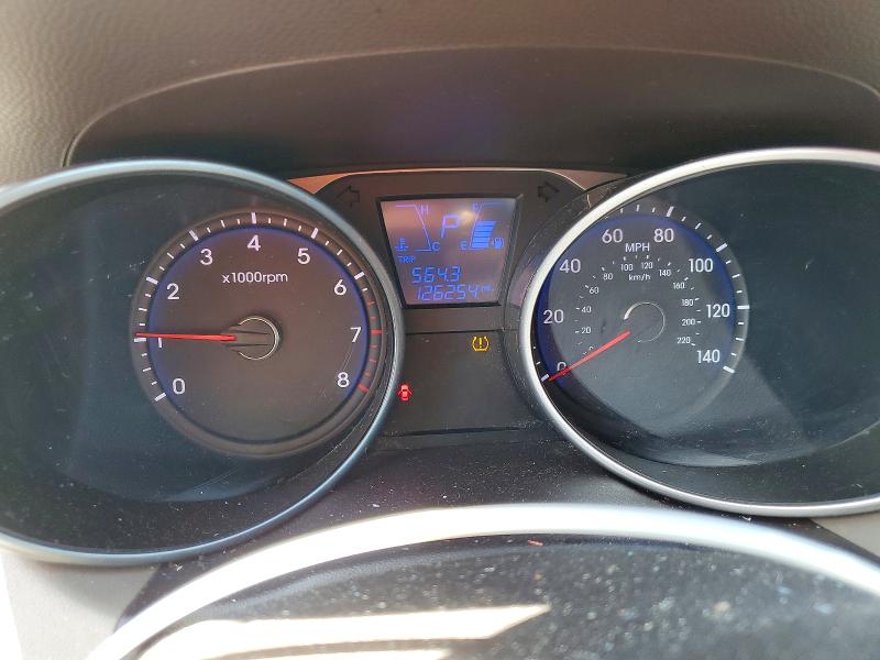 2011 Hyundai Tucson VIN KM8JU3AC3BU192122 COPART salvage auction — NORMAL WEAR, Va - Certificate Of Title, sold $200 on 2026-07-28 (photo 9)