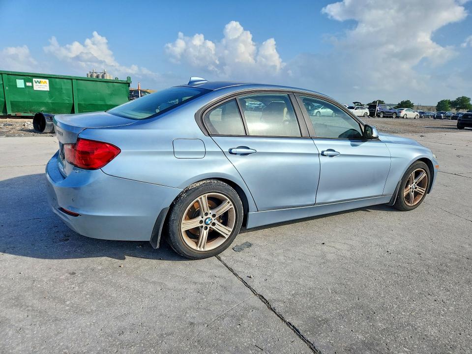 2014 BMW 3er VIN WBA3D3C5XEK156338 COPART salvage auction — WATER/FLOOD, La - Cert Of Title-Salvage Flood, sold $325 on 2026-08-05 (photo 3)