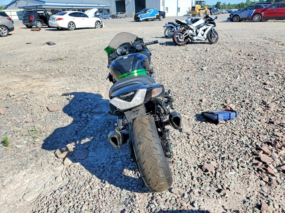 2020 Kawasaki Ninja VIN JKBZXNJ13LA010887 COPART salvage auction — MINOR DENT/SCRATCHES, NY - CERTIFICATE OF TITLE (P), sold $6,600 on 2026-07-28 (photo 4)