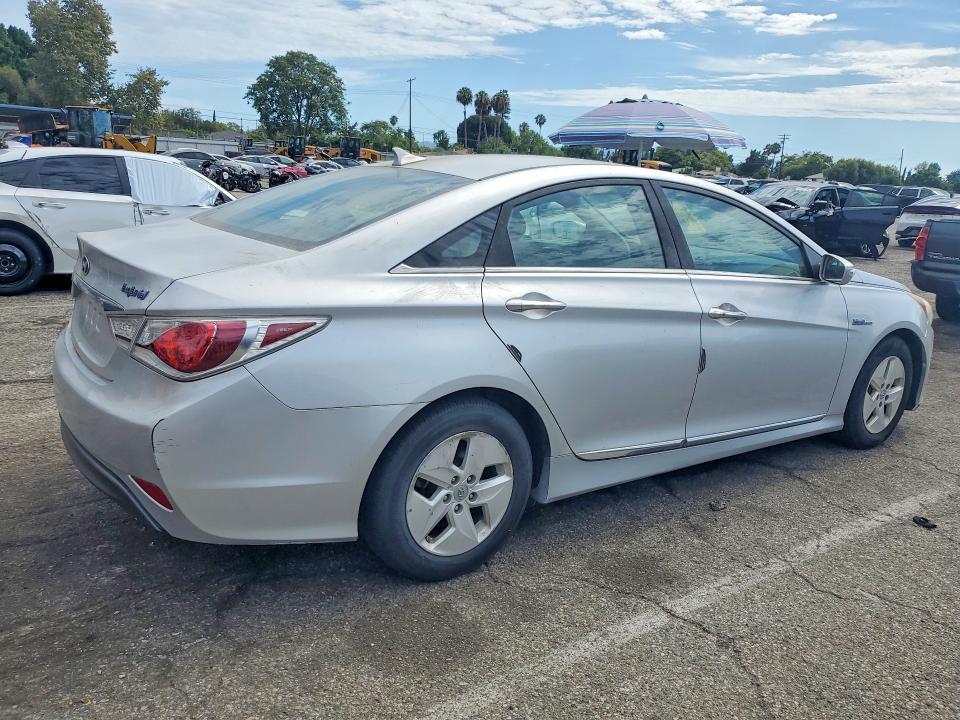 2011 Hyundai Sonata hybrid VIN KMHEC4A47BA000852 COPART salvage auction — FRONT END, CA - CERT OF TITLE-SALVAGED, sold $250 on 2026-07-24 (photo 3)