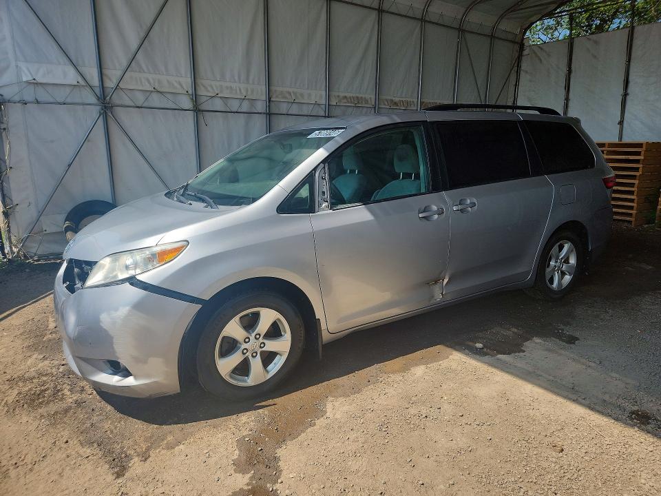 2017 Toyota Sienna VIN 5TDKZ3DC8HS863657 COPART salvage auction — MECHANICAL, ON - PERMIT NO BRAND - UNFIT (P), sold $1,950 on 2026-07-29 (photo 1)