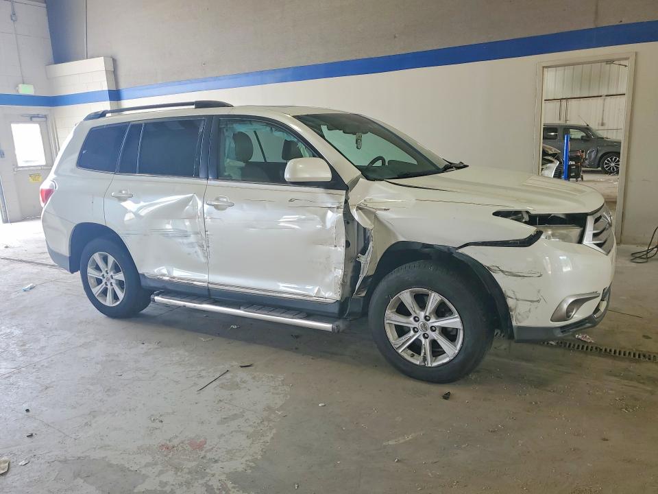 2012 Toyota Highlander VIN 5TDBK3EH8CS094519 COPART salvage auction — SIDE, Va - Cert Of Title - Salvage, sold $2,550 on 2026-07-31 (photo 4)
