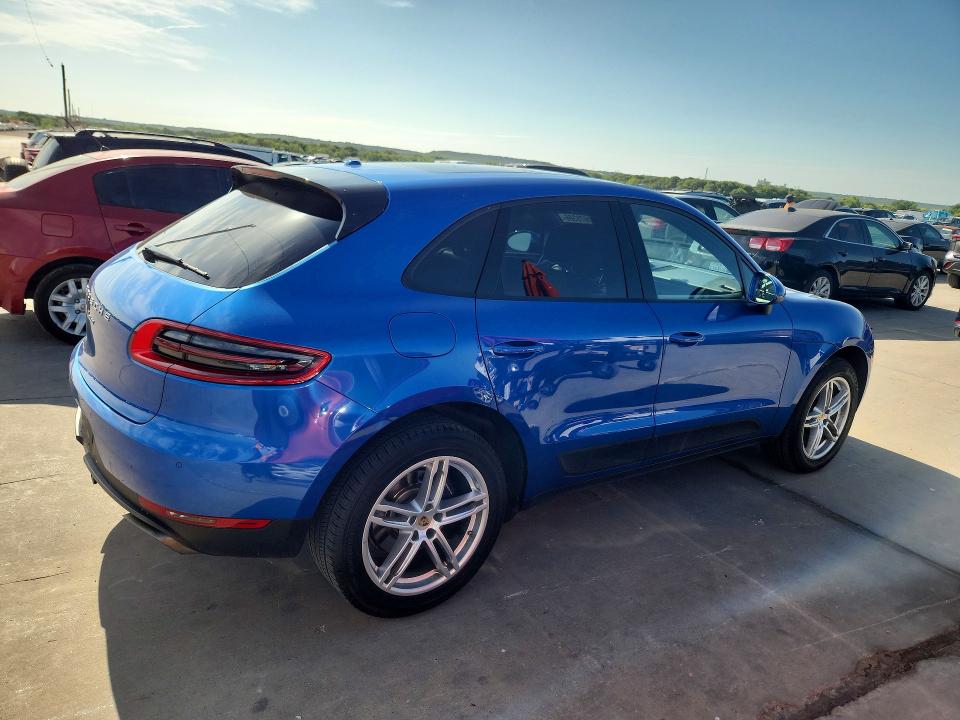 2017 Porsche Macan VIN WP1AA2A54HLB83936 COPART salvage auction — NORMAL WEAR, TX - CERTIFICATE OF TITLE, sold $8,400 on 2026-07-30 (photo 3)