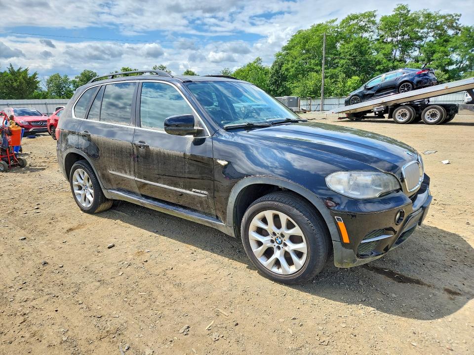 2013 BMW X5 VIN 5UXZV4C56D0B24093 COPART salvage auction — NORMAL WEAR, Nj - Certificate Of Title, sold $650 on 2026-09-09 (photo 4)
