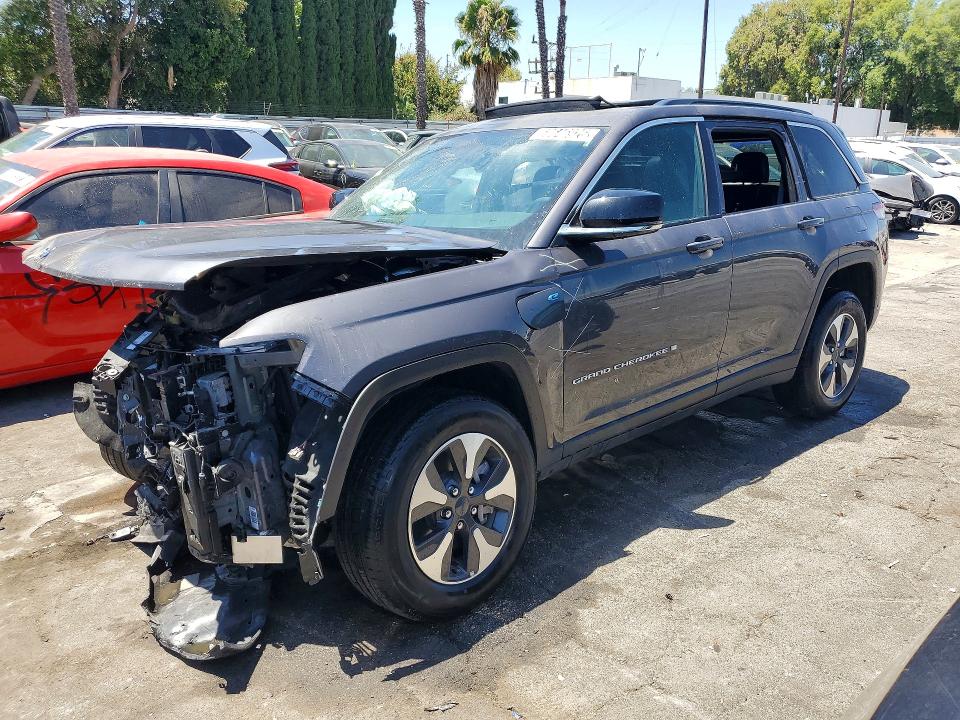 2025 Jeep Grand cherokee VIN 1C4RJYB66S8700615 COPART salvage auction — FRONT END, CA - NON-REPAIRABLE VEHICLE CERT, sold $5,100 on 2026-08-12 (photo 1)