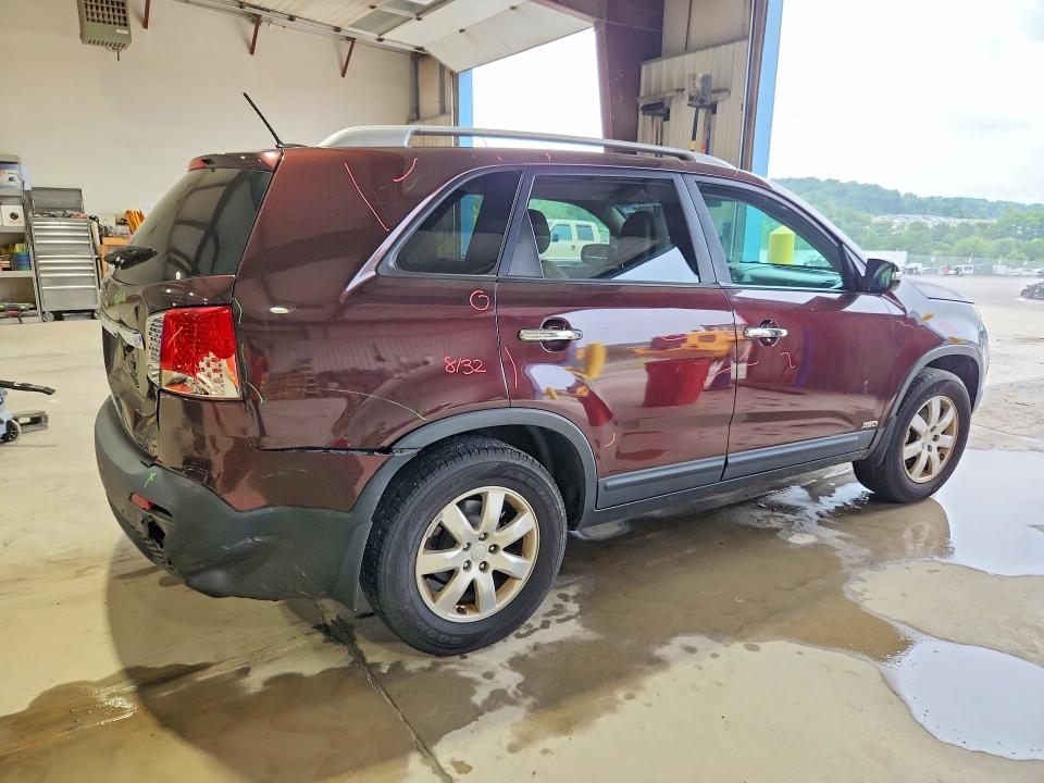 2011 Kia Sorento VIN 5XYKTCA19BG060011 COPART salvage auction — REAR END, PA - CERTIFICATE OF SALVAGE, sold $500 on 2026-07-31 (photo 3)