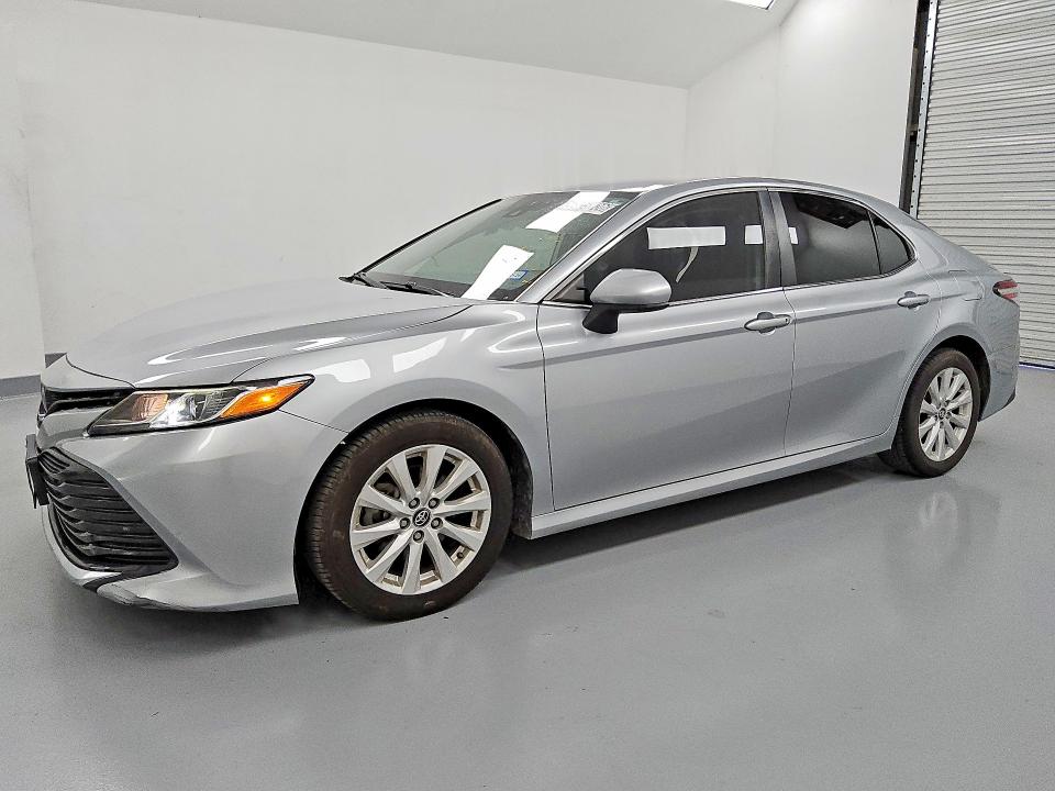 2020 Toyota Camry VIN 4T1C11AK6LU884700 — COPART salvage auction photo