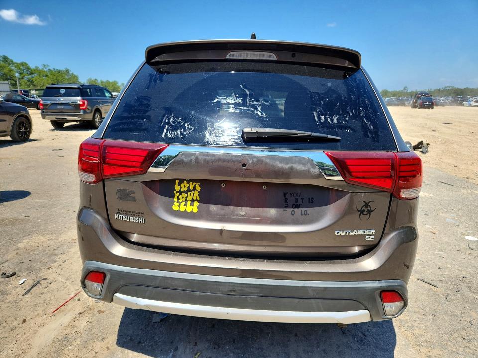 2017 Mitsubishi Outlander VIN JA4AD3A35HZ001049 COPART salvage auction — SIDE, Fl - Cert Of Title Slvg Rebuildable, sold $1,400 on 2026-07-17 (photo 6)