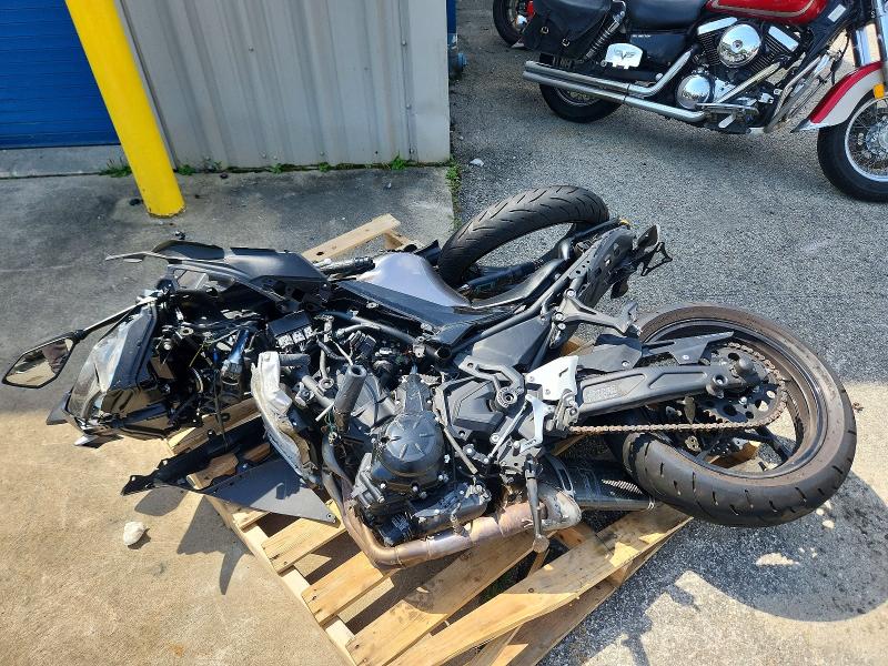 2021 Kawasaki VIN ML5EXEM13MDA46399 COPART salvage auction — ROLLOVER, Pa - Certificate Of Salvage, sold $50 on 2026-07-30 (photo 3)